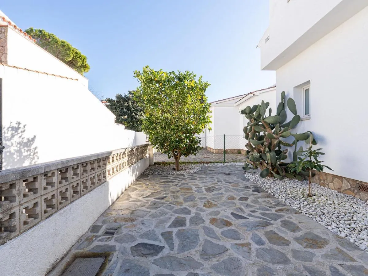Holiday Home Dreams By Interhome Empuriabrava