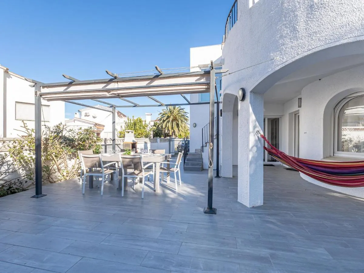 Holiday Home Dreams By Interhome Empuriabrava